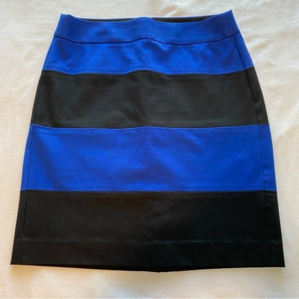 NWOT  Banana Republic Unique Blue Black Color Block Large Stripe Skirt Size 6